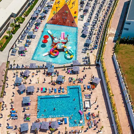 ホテル Caretta Paradise & Waterpark 4*