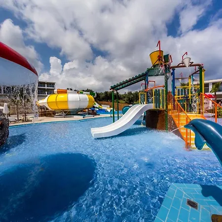 ホテル Caretta Paradise & Waterpark 4*