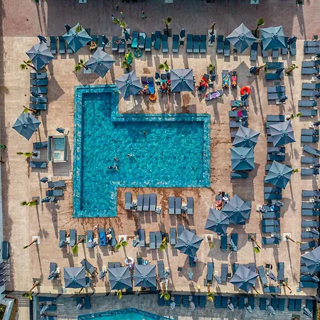 Caretta Paradise & Waterpark 호텔