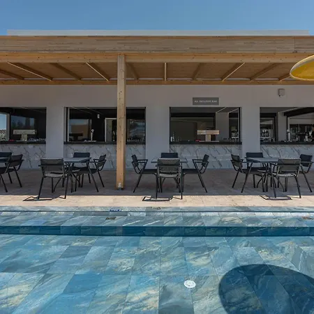Caretta Paradise & Waterpark Hotel Tragaki