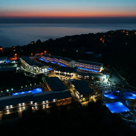 호텔 Caretta Paradise & Waterpark 4*