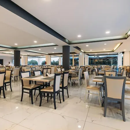 Caretta Paradise & Waterpark Hotel 4*